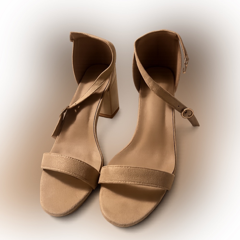 Neutral Beige Suede Block Heel Sandals Ankle Strap Open Toe Size 39 US 8-8.5